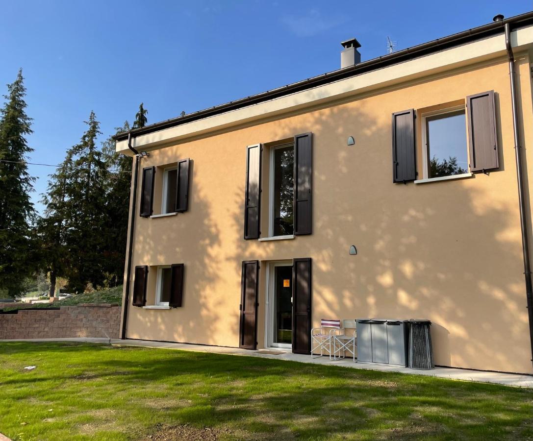 B&B I Falchi Pellegrini Монцуно Экстерьер фото
