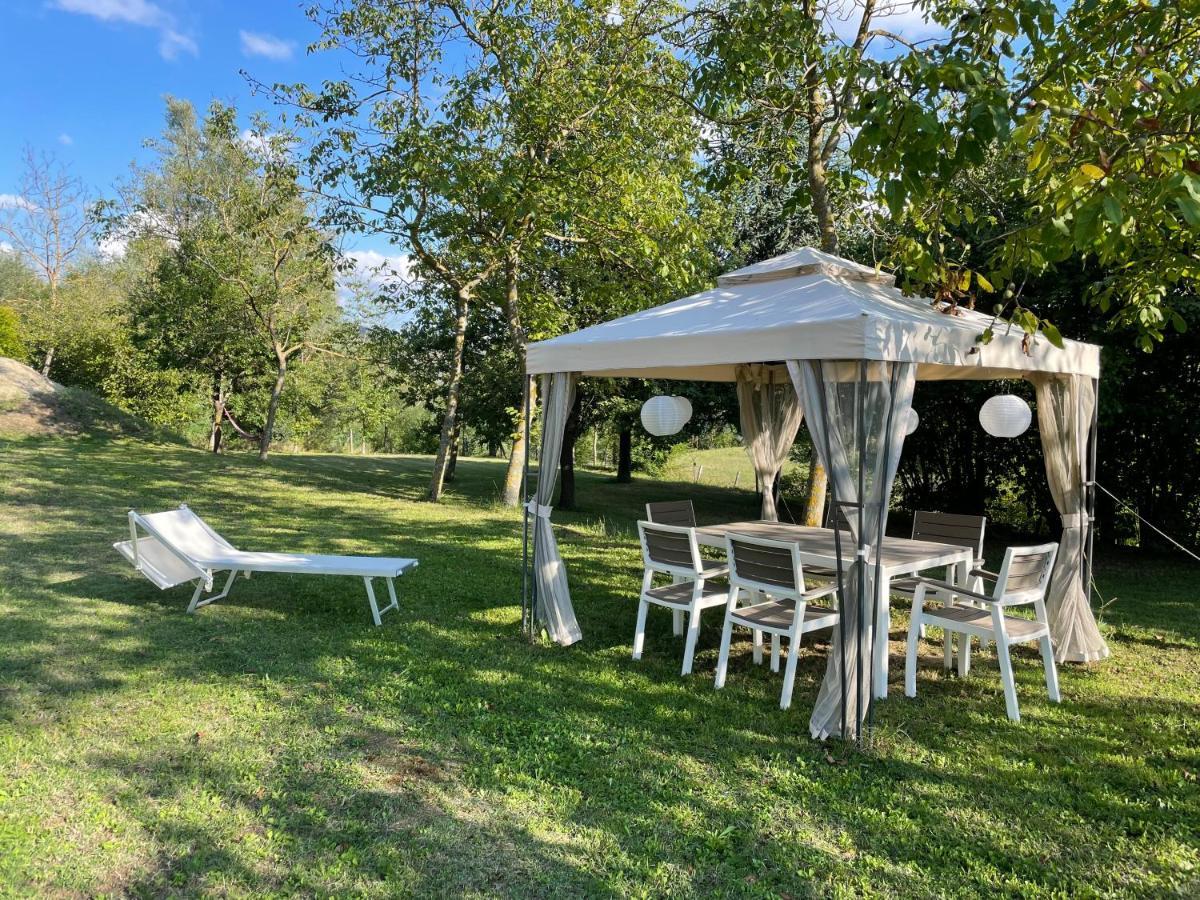 B&B I Falchi Pellegrini Монцуно Экстерьер фото