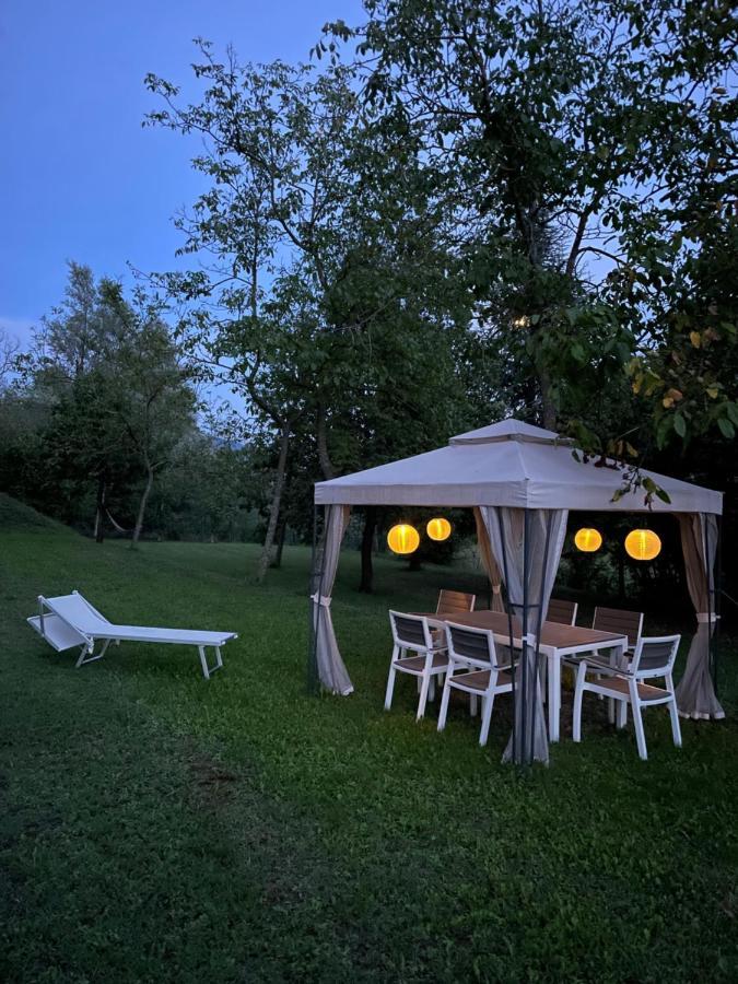 B&B I Falchi Pellegrini Монцуно Экстерьер фото