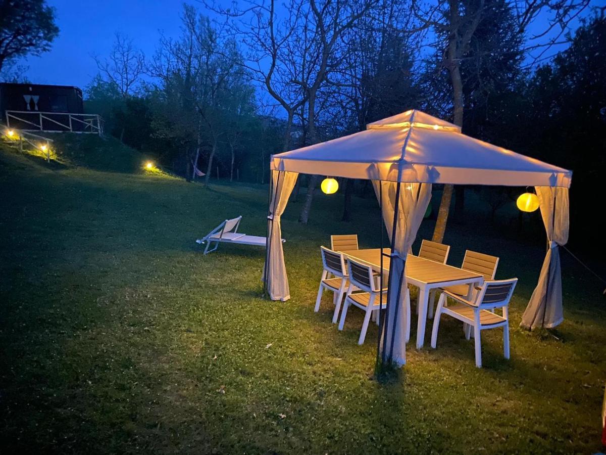 B&B I Falchi Pellegrini Монцуно Экстерьер фото